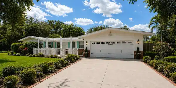 1703 CENTER ROAD