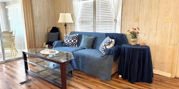 Image 4 Image 4