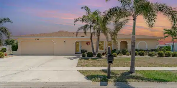 283 FIELDS TERRACE SE