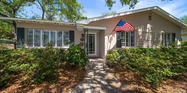 420 POINSETTIA ROAD