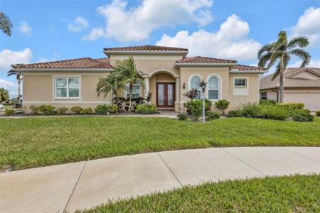 1715 QUEEN PALM WAY
