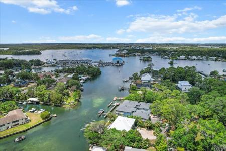 255 NW BAY PATH DRIVE