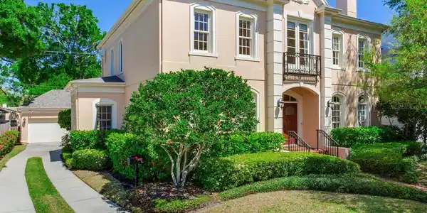 2927 W BAYSHORE COURT