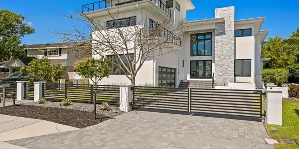 804 S DAVIS BOULEVARD