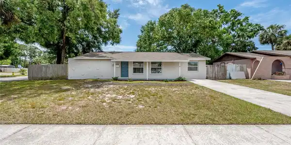 8402 WOODLAKE DRIVE