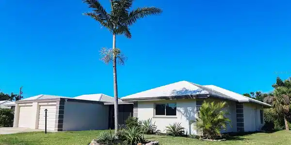 208 VILLA DRIVE