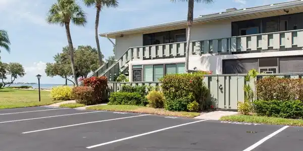 600 MANATEE AVENUE