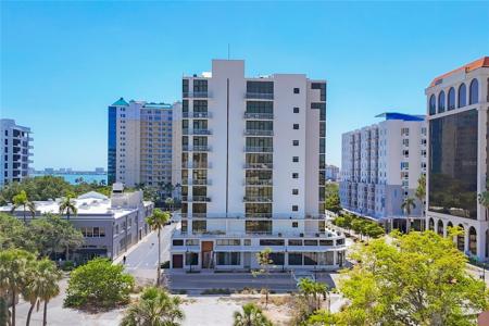 300 S PINEAPPLE AVENUE
