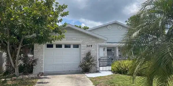 305 PARADISE LANE