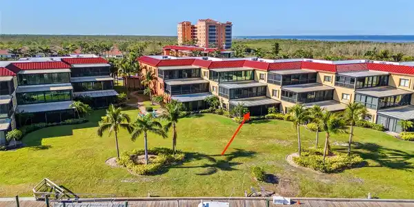 3230 SOUTHSHORE DRIVE