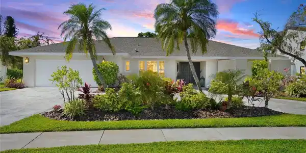 9072 BAYWOOD PARK DRIVE