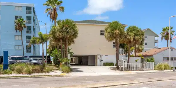 18522 GULF BOULEVARD