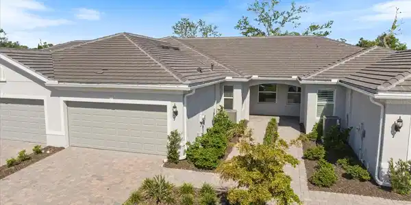 25037 PEARL LAKE CIRCLE