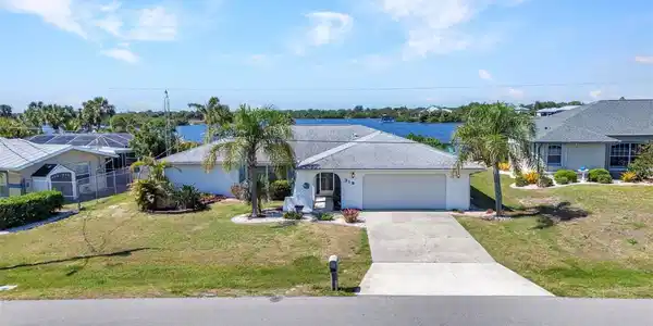 318 SPRING LAKE BOULEVARD NW
