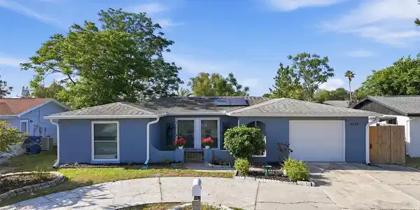 3226 FAIRMOUNT DRIVE