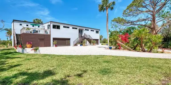 760 S OXFORD DRIVE