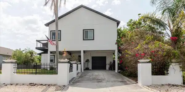 7404 BAY DRIVE