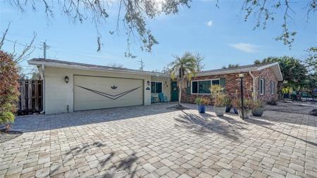 5525 SHADOW LAWN DRIVE