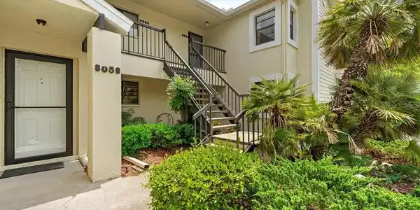 8054 PICKETTS COURT