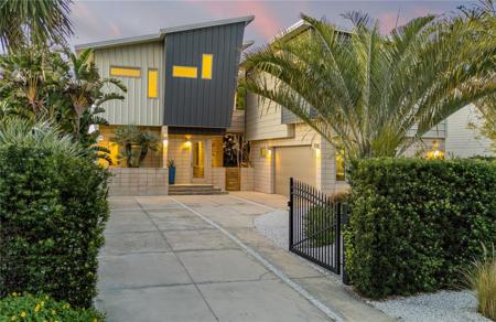 208 DUNE CIRCLE