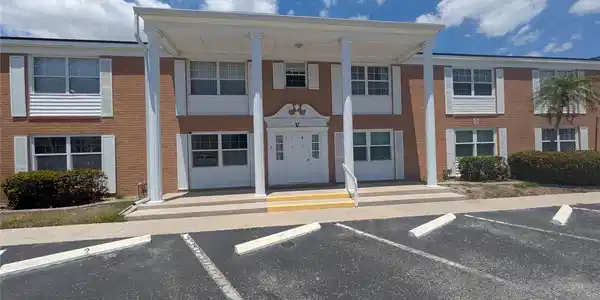 4158 TAMIAMI TRAIL