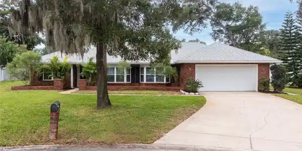 11 LARISA TERRACE