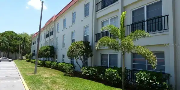2700 BAYSHORE BOULEVARD