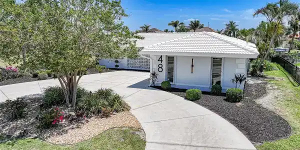 48 HIBISCUS DRIVE