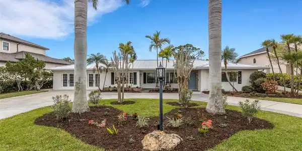 441 BAYSHORE DRIVE