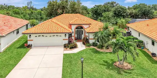1934 COVE POINTE DRIVE