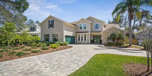 28 CINNAMON GROVE LANE