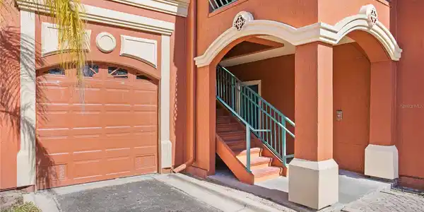 2746 VIA TIVOLI