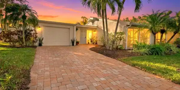 237 HOURGLASS WAY