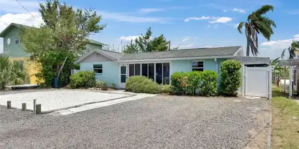 832 SEABREEZE DRIVE