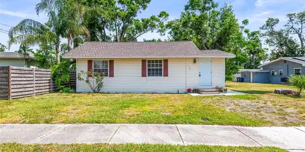 132 DARTMOUTH AVENUE W