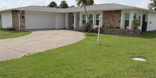 18 GOLFVIEW COURT