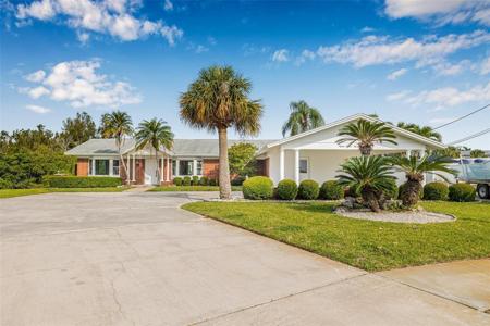 8727 BAY CREST LANE