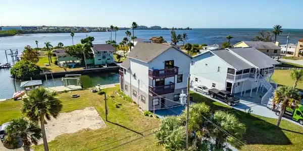 6436 DRIFTWOOD DRIVE