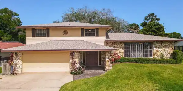 721 FAIRWAY DRIVE
