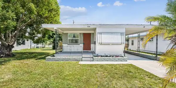 1940 SHADY COVE DRIVE