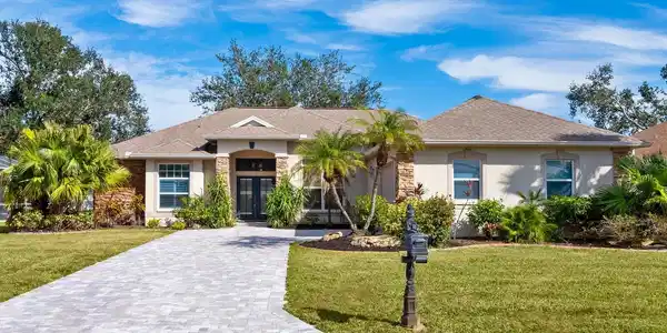 2439 SONOMA DRIVE W