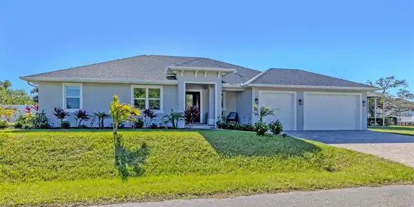851 LINDEN ROAD
