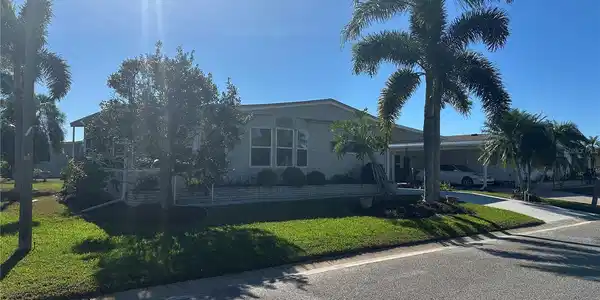 282 HARBOR ISLES DRIVE