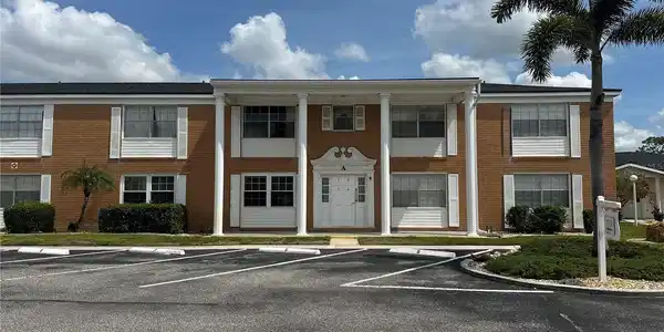 4158 TAMIAMI TRAIL