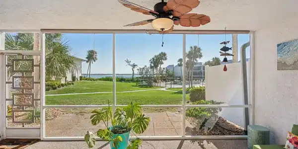 725 MANATEE AVENUE