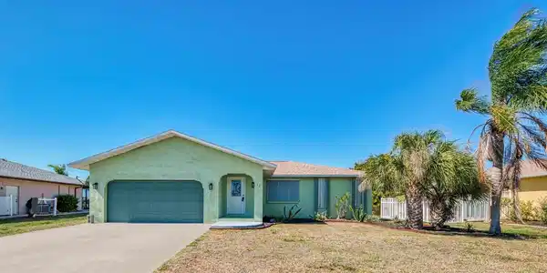 22 OAKLAND HILLS COURT