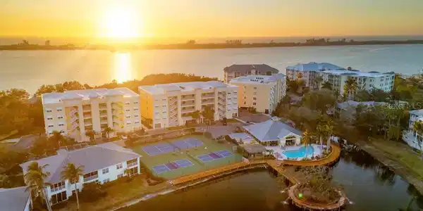 260 HIDDEN BAY DRIVE