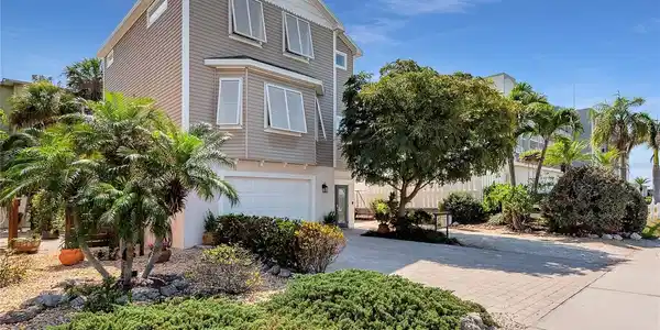 5392 GULF DRIVE