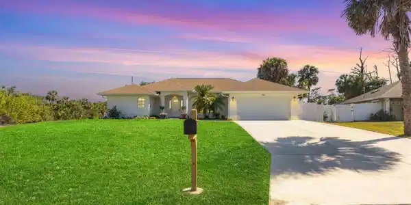 381 LA PLAYA LANE