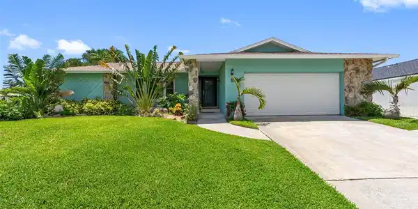 7992 BAYSHORE DRIVE